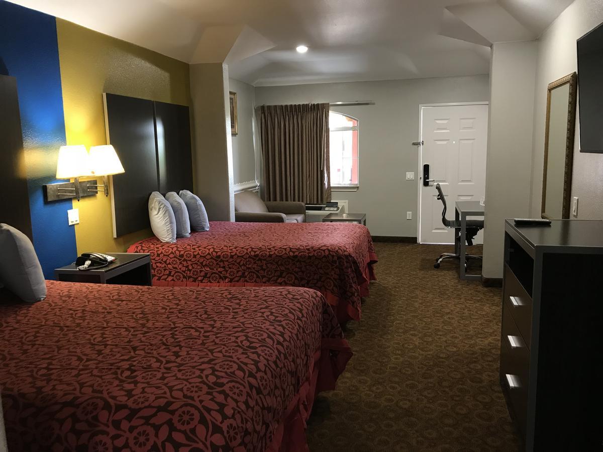 Camelot Inn And Suites Aldine Kültér fotó