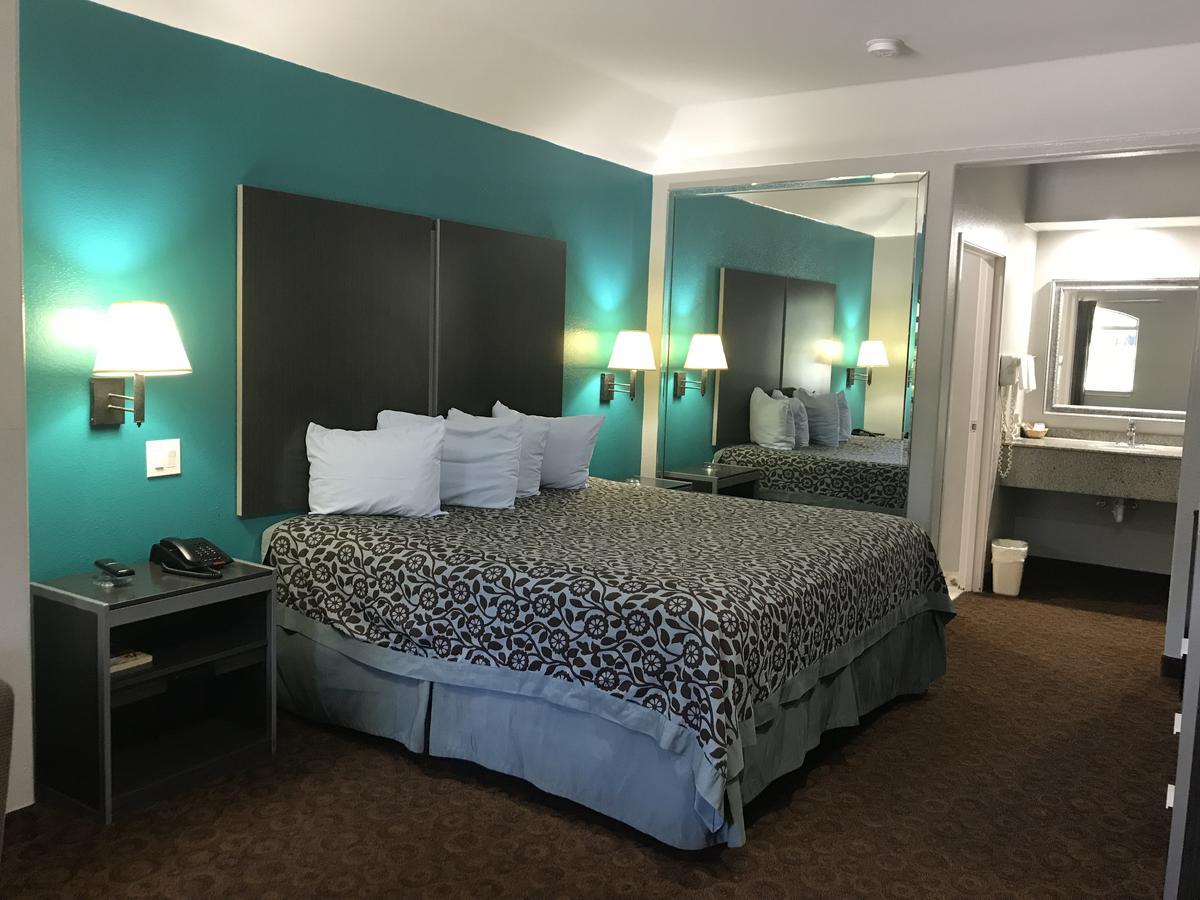 Camelot Inn And Suites Aldine Kültér fotó