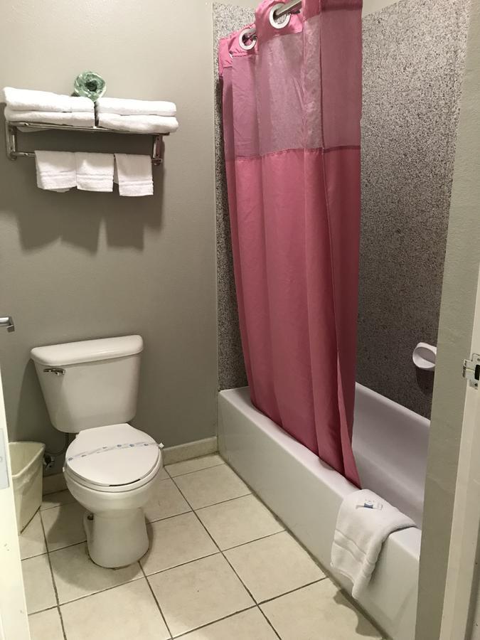 Camelot Inn And Suites Aldine Kültér fotó