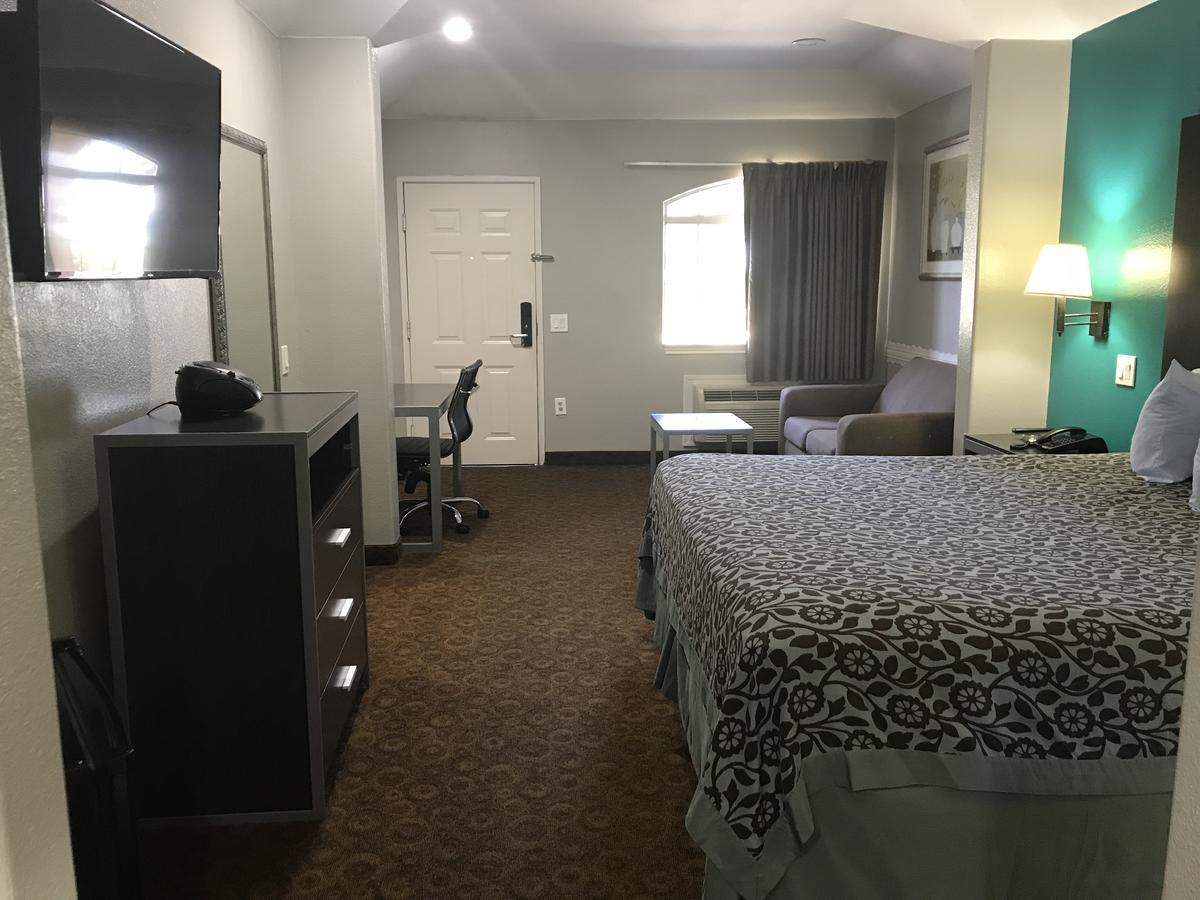 Camelot Inn And Suites Aldine Kültér fotó
