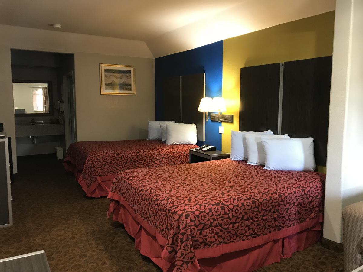Camelot Inn And Suites Aldine Kültér fotó