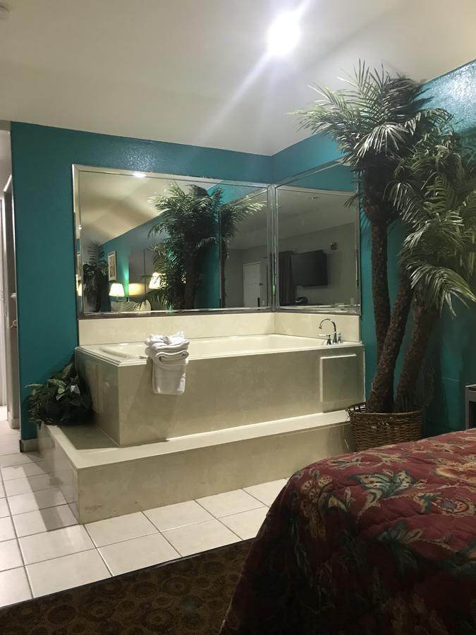 Camelot Inn And Suites Aldine Kültér fotó