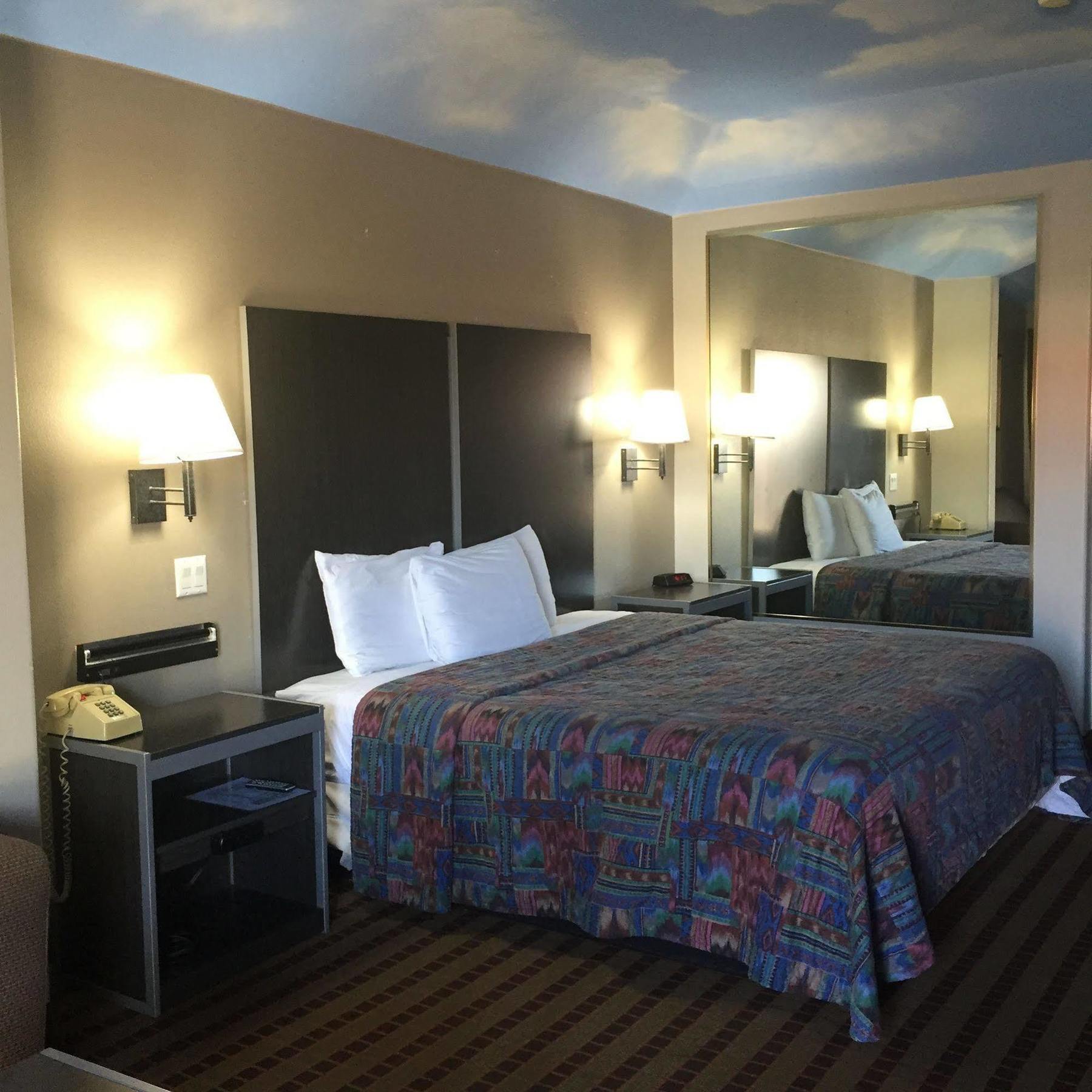 Camelot Inn And Suites Aldine Kültér fotó