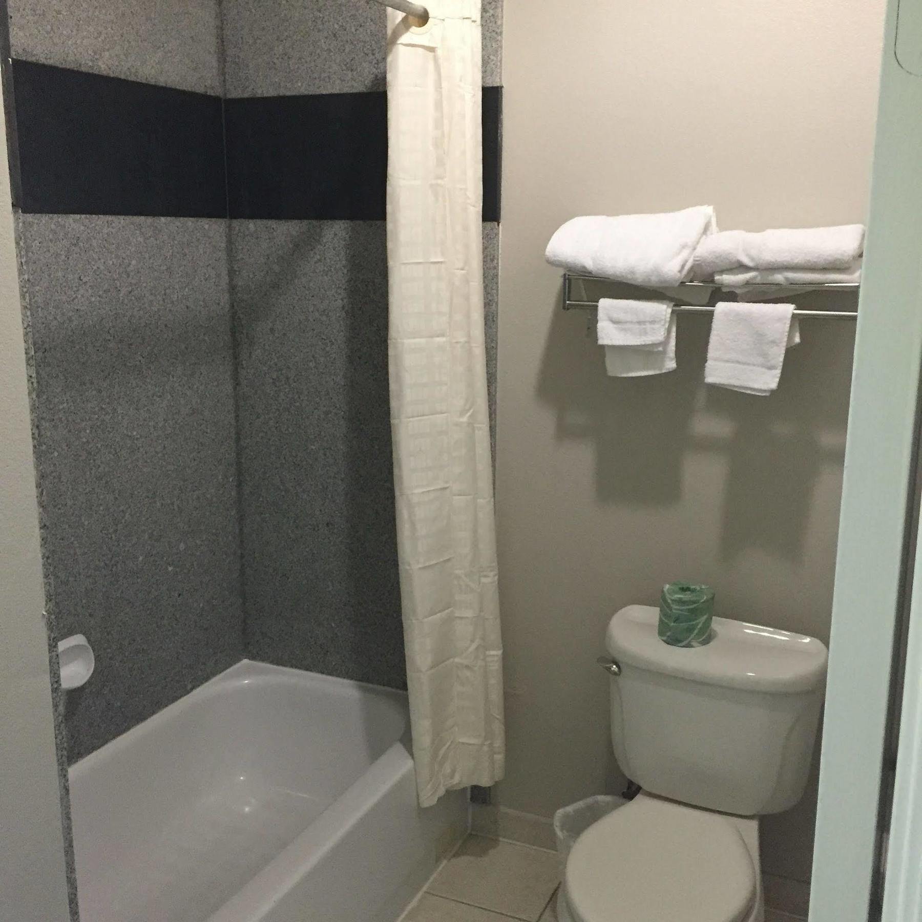 Camelot Inn And Suites Aldine Kültér fotó