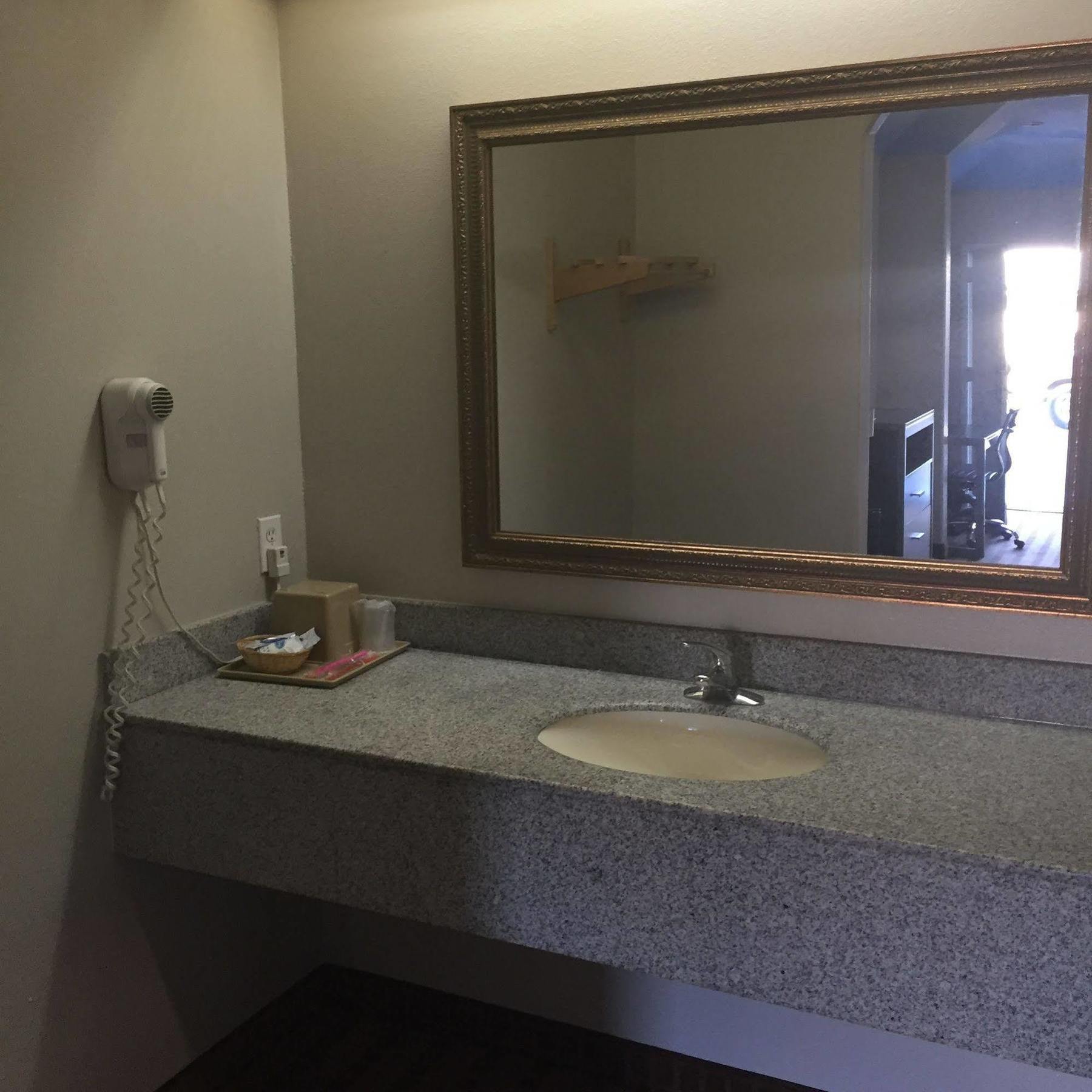 Camelot Inn And Suites Aldine Kültér fotó