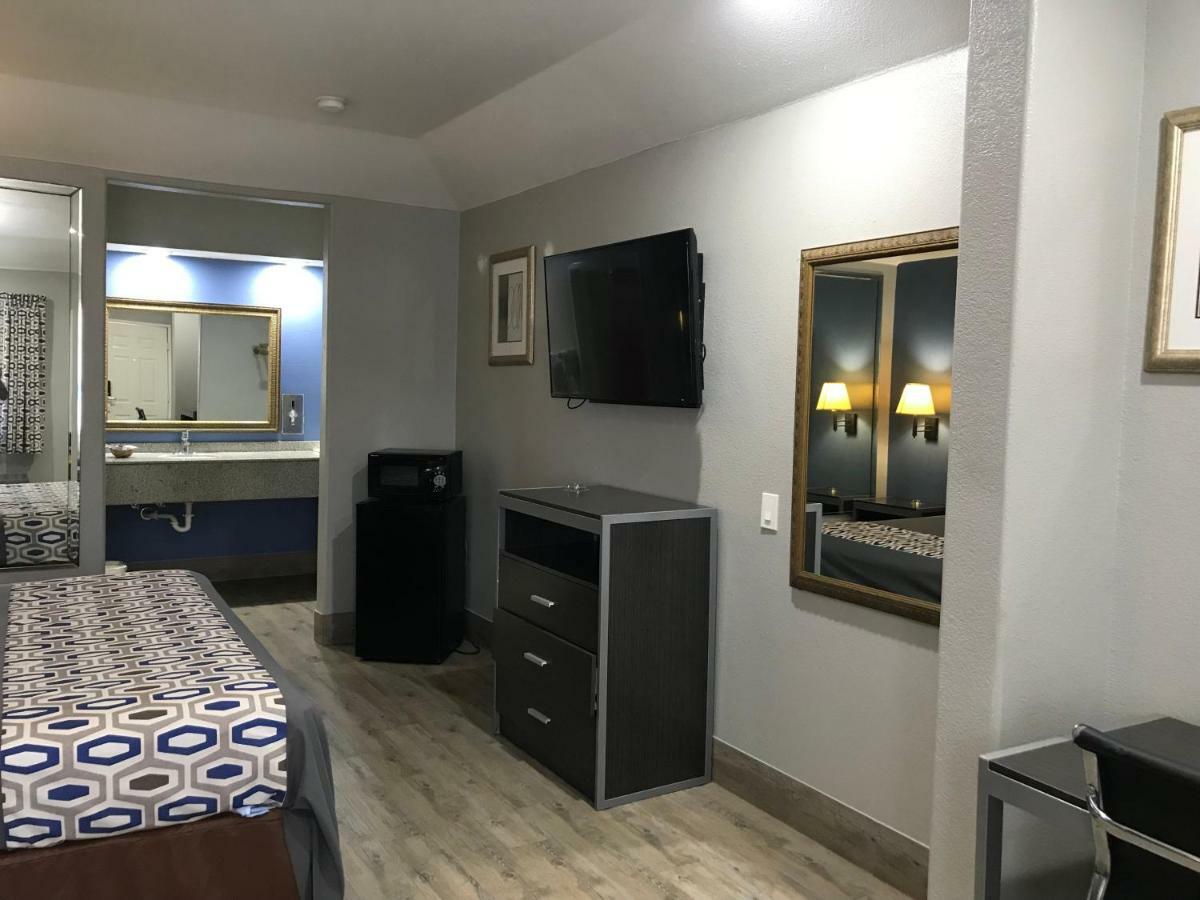 Camelot Inn And Suites Aldine Kültér fotó