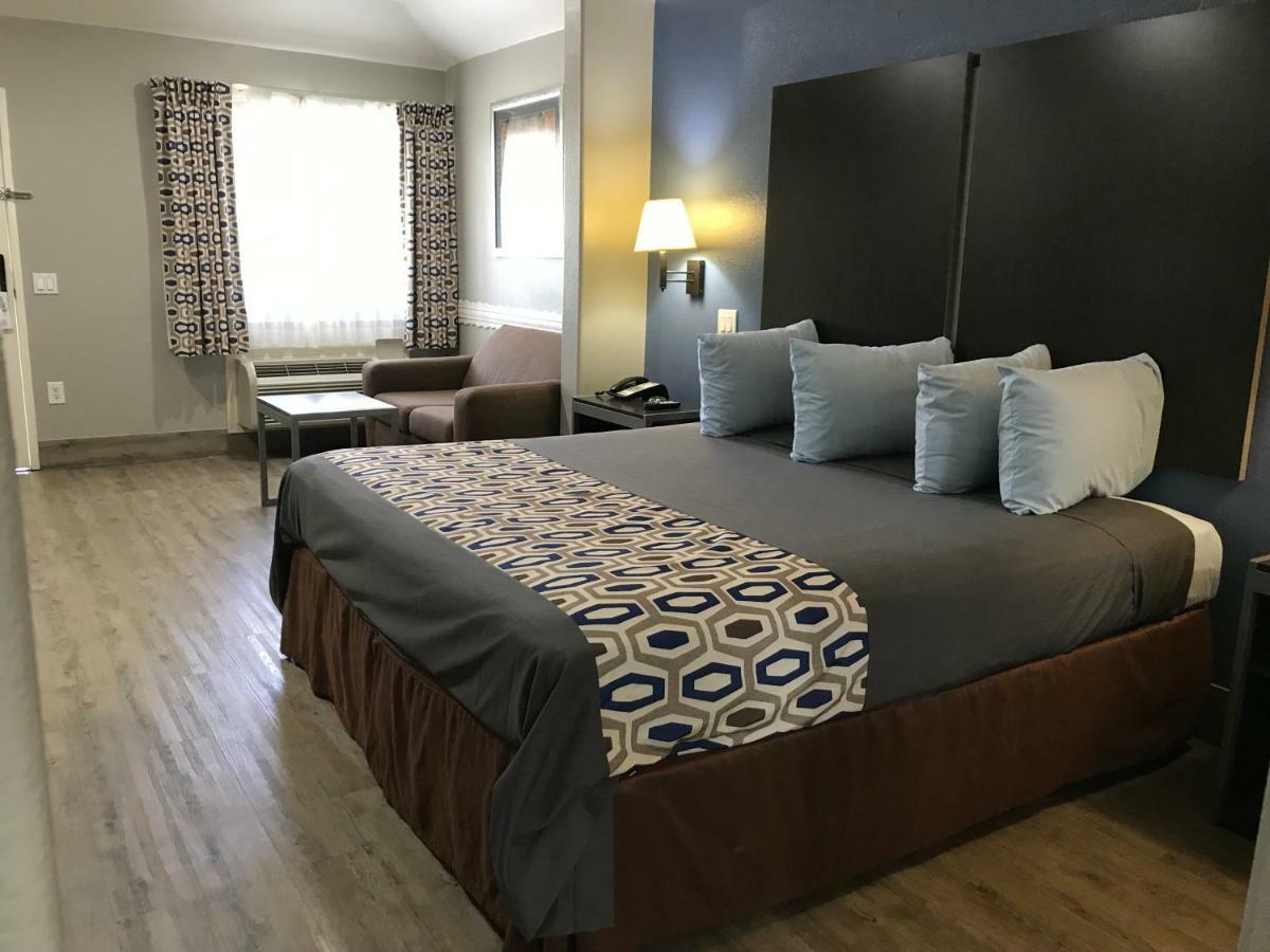 Camelot Inn And Suites Aldine Kültér fotó