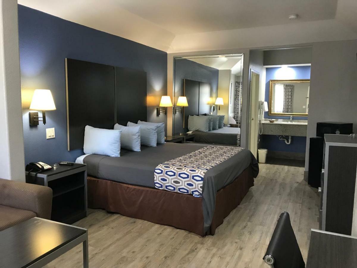 Camelot Inn And Suites Aldine Kültér fotó